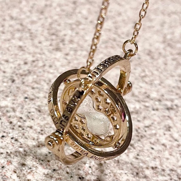 Harry Potter Time Turner Necklace Gold White Sand - Picture 2 of 4